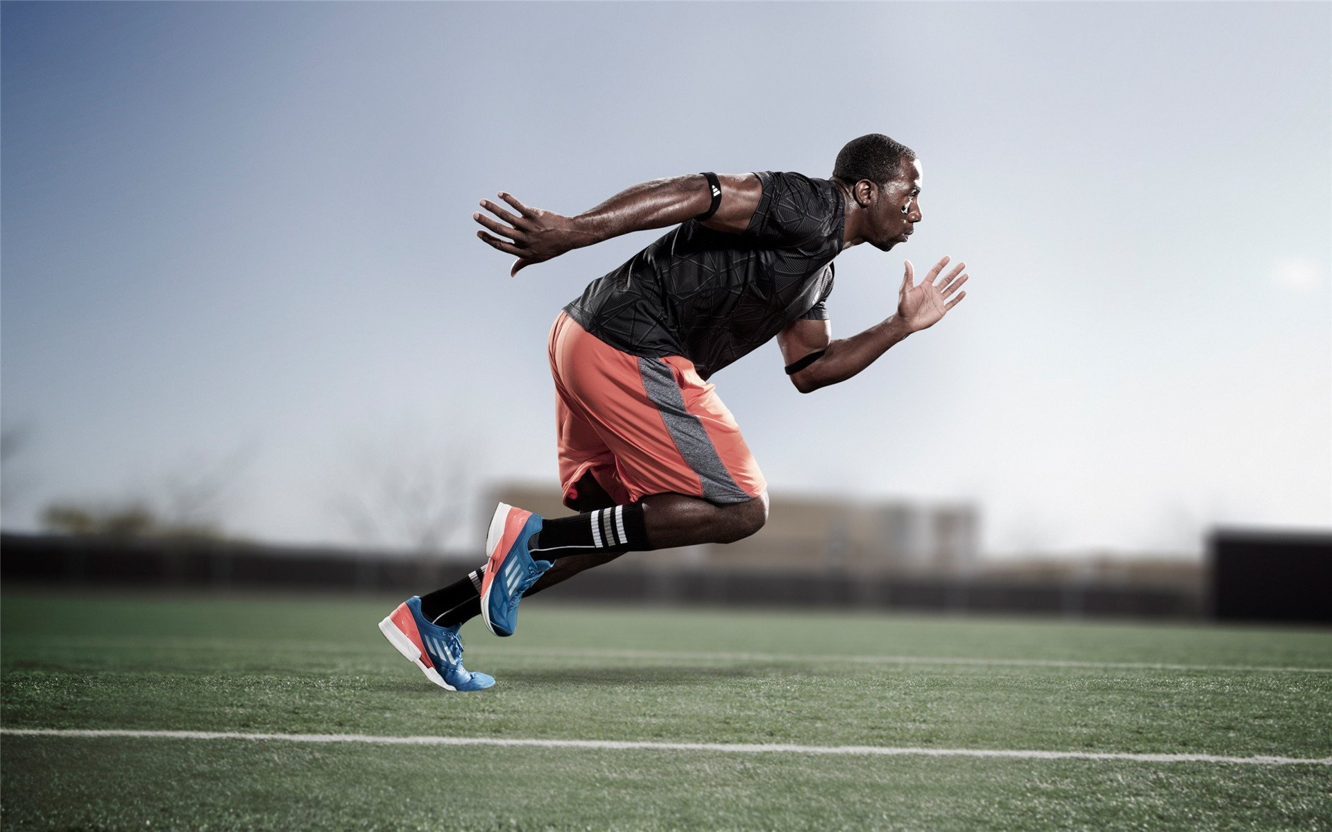 “安赫尔·巴尔博萨的反应敏捷性与突破爆发力,成为美洲狮队的秘密武器”