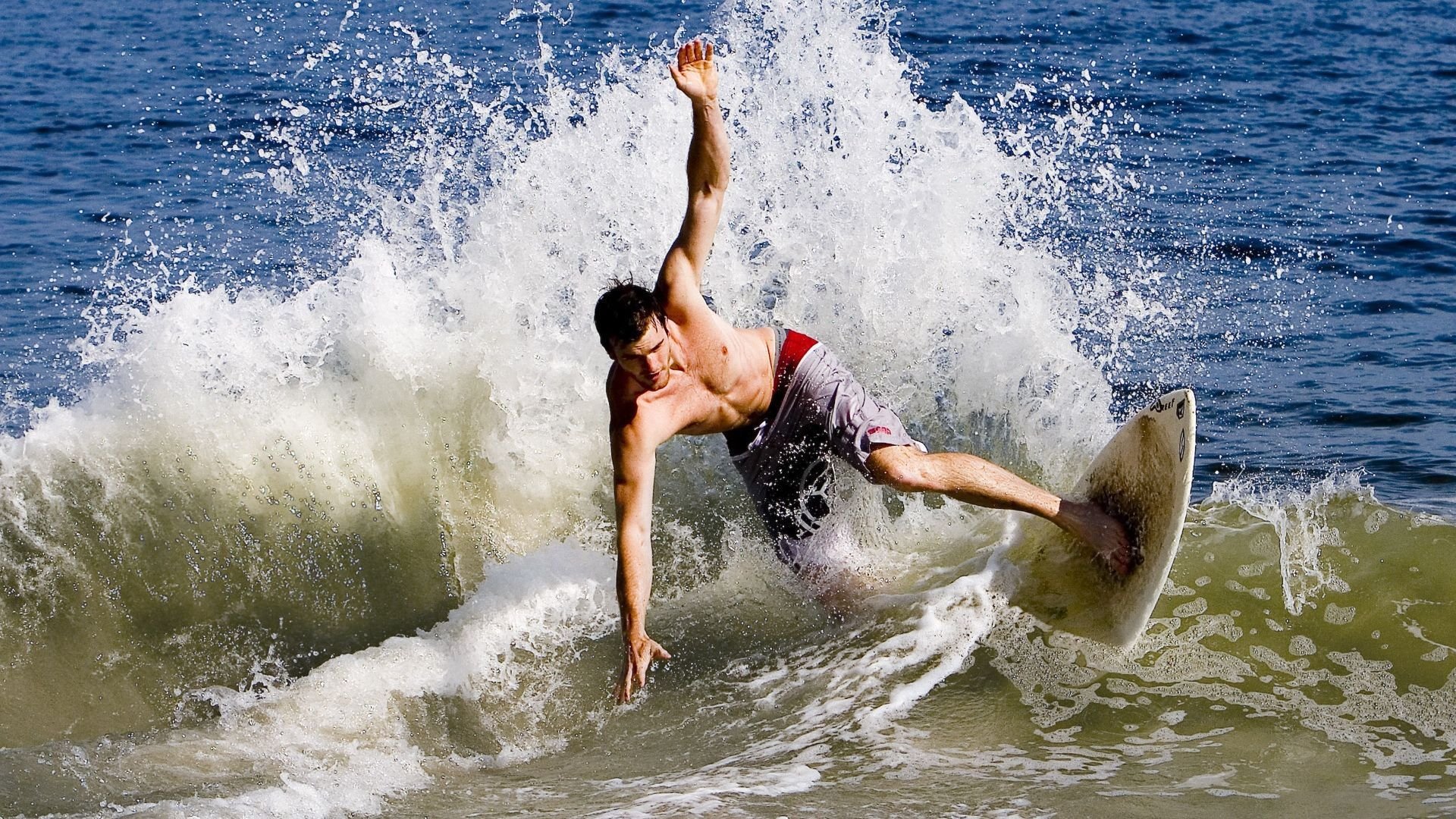 星空电竞-马刺训练营引入战术仿真设备模拟比赛场景，马刺试训2021